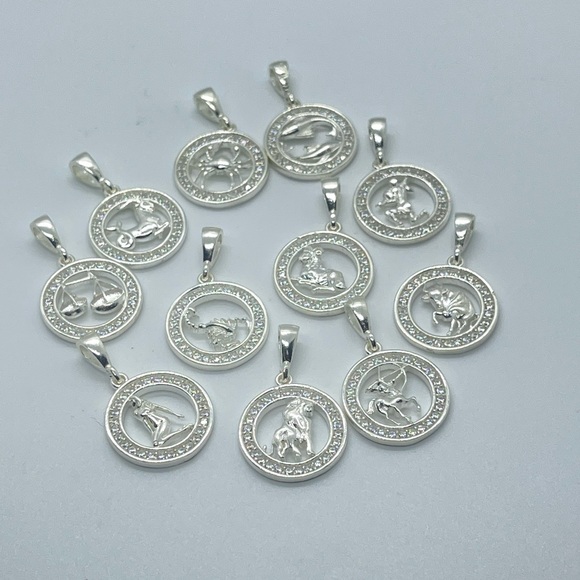 925 Sterling Silver Libra ♎️ Zodiac Charm Necklace - Picture 3 of 6